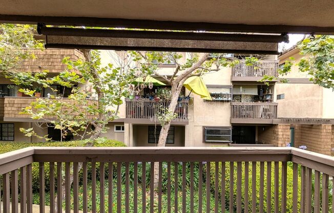 8850 VILLA LA JOLLA DR