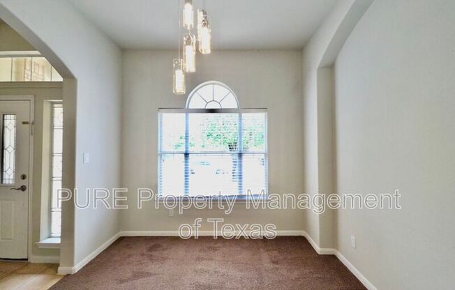 1104 KENSINGTON CASTLE TRL