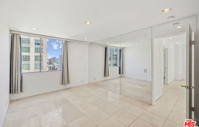 2 beds, 2 baths, 974 sqft, $4,000, Unit 1102