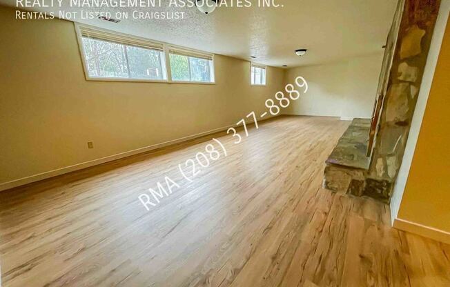 4820 N WEDGE