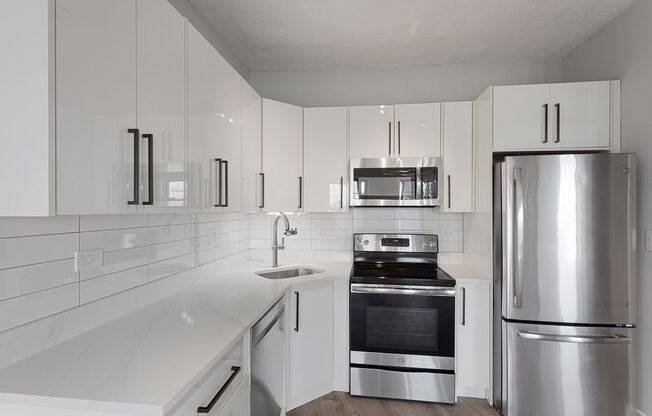 3 beds, 1 bath, 724 sqft, $2,700, Unit 514