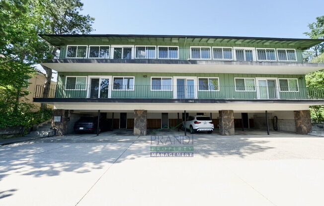 1562 SIR FRANCIS DRAKE BLVD
