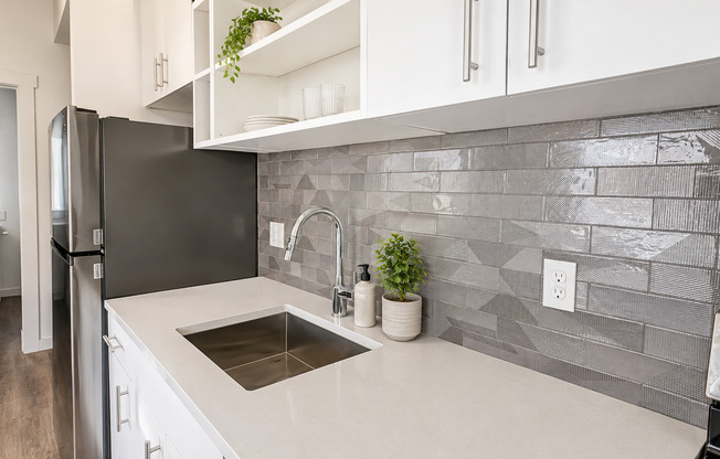 2 beds, 2 baths, 998 sqft, $1,850, Unit B-102