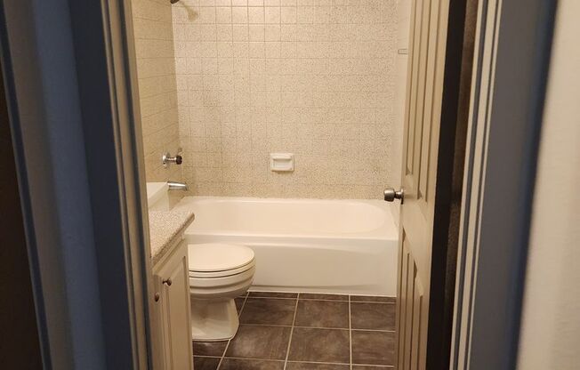 2 beds, 2 baths, 987 sqft, $2,250, Unit 267