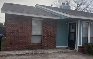 Cute 2 bed, 2 bath duplex in Noble, OK