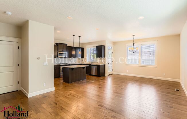 Stylish 3-Bedroom Home with Modern Comforts in Prime Tigard Location