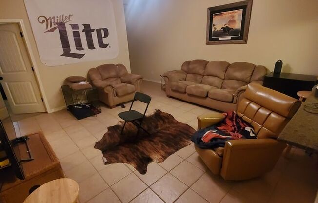 College Station - 3 bedrooms / 3 Baths Townhome in the Barracks!