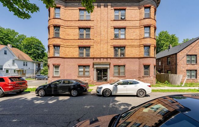 92 Woodside Terrace