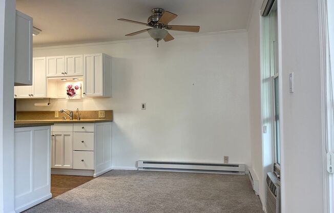 2 beds, 1 bath, $2,300, Unit Unit 104