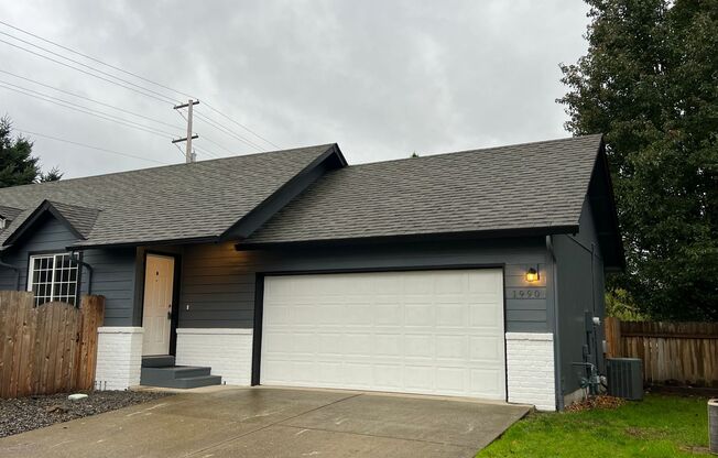 Remodeled 3 Bedroom Home Single Level Home for Lease in Woodland - 1990 Meadowood Loop