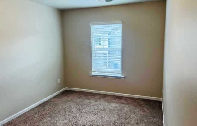 3 beds, 2.5 baths, $2,000