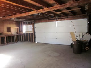 3 beds, 1 bath, $1,000