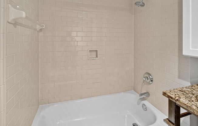 Studio, 1 bath, 610 sqft, $1,050, Unit 112-408