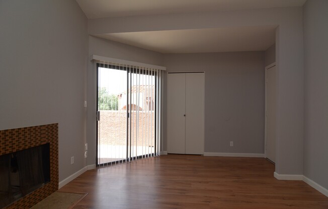 Recently Remodeled 2 Bedroom 2 Bath Condo! Close to the U of A!