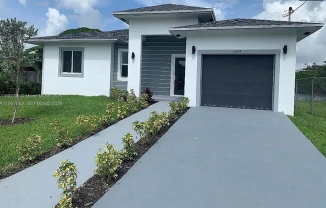655 NW 24TH AVE FORT LAUDERDALE, FL 33311