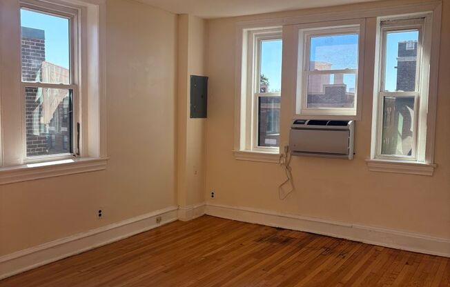 1 bed, 1 bath, 530 sqft, $1,195, Unit 405