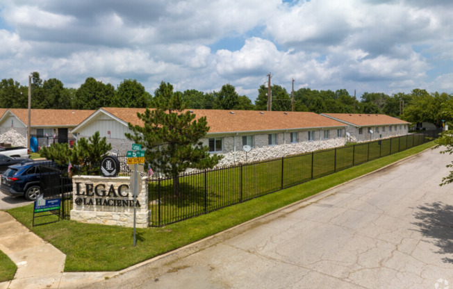 1 bed, 1 bath, 745 sqft, $899, Unit 506B