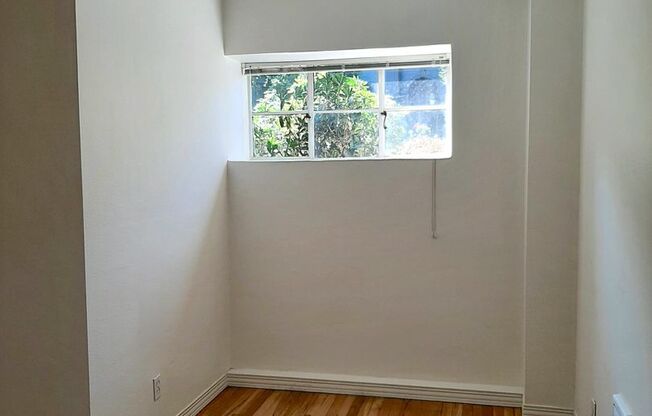 1 bed, 1 bath, 810 sqft, $1,300, Unit 103