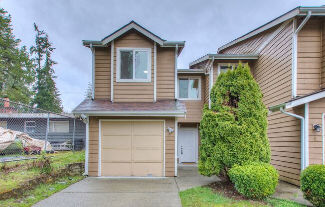 Shoreline Townhome for Lease - Great Location