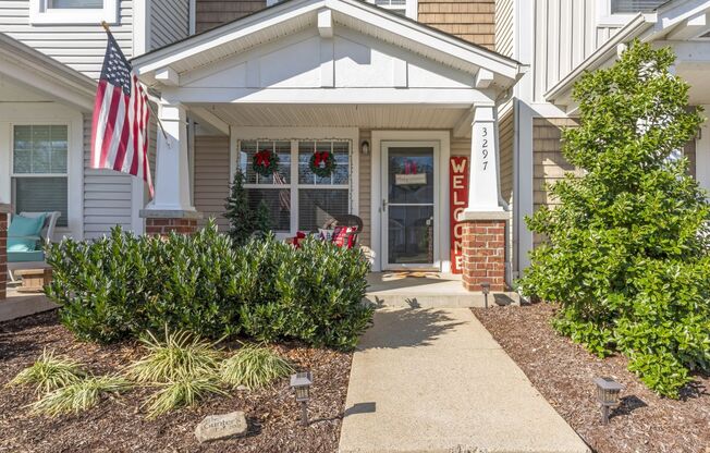 Awesome 2BA/2.5BE townhome in Bellevue, just minutes from Nashville!