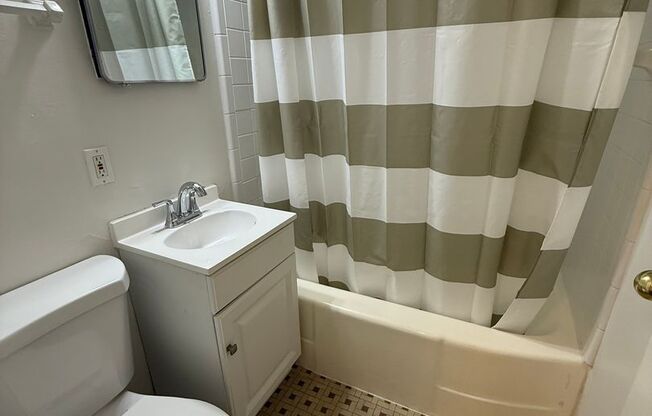 Studio, 1 bath, 400 sqft, $895, Unit #312