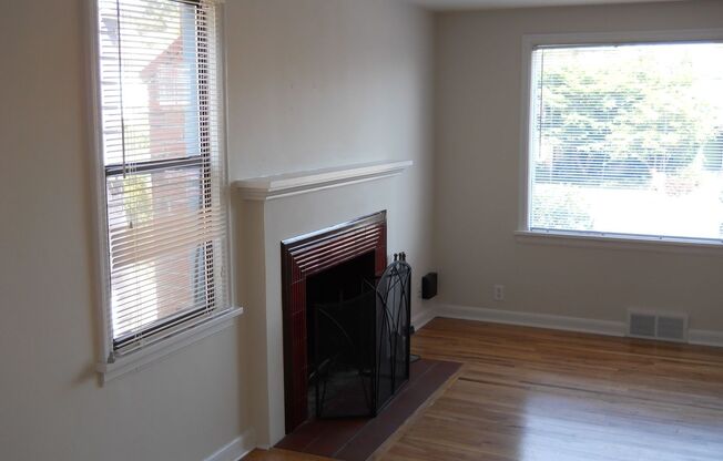 2 Bedroom House - Seward Park! * 6 Month Lease ONLY**