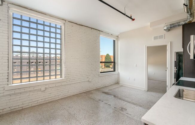 1 bed, 1 bath, $1,200, Unit 875 Michigan Ave Apt. 304