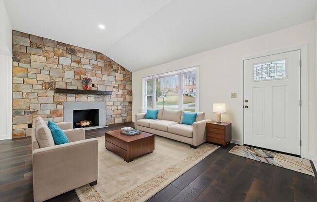Available Now, A Beautiful 3B/1B Rancher In West Chester!