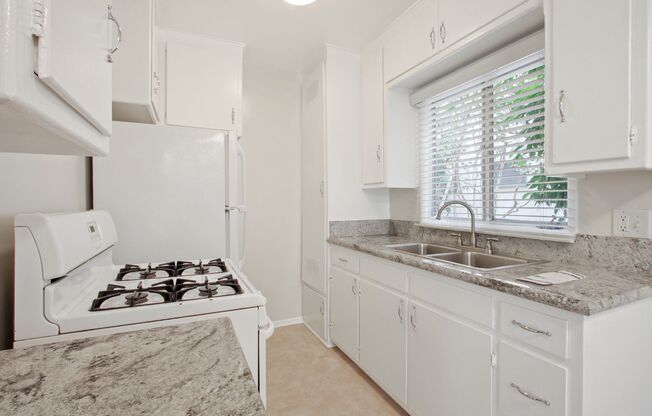 500 California Ave, North of Wilshire in Santa Monica. 5 blocks to the beach