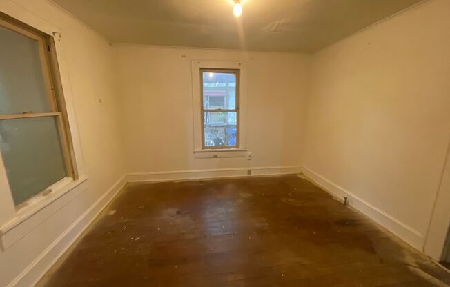 2 beds, 1 bath, $550