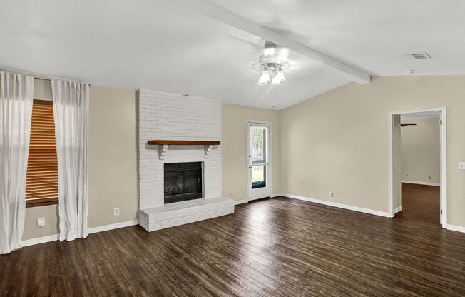 3 bedroom/ 2 bathroom home on the Westside!
