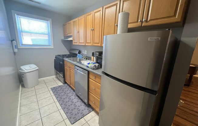 1 bed, 1 bath, $1,300