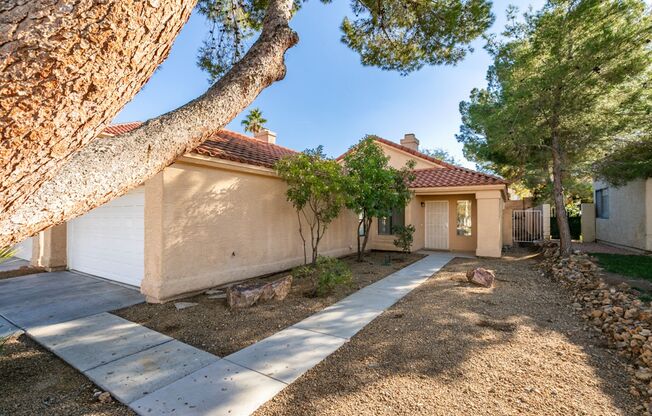 Beautifully Upgraded 3BD/2BA Home in Henderson’s Green Valley