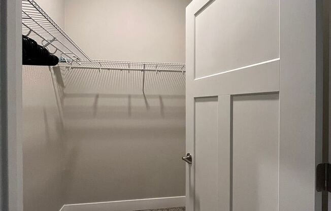 2 beds, 2 baths, 910 sqft, $1,550