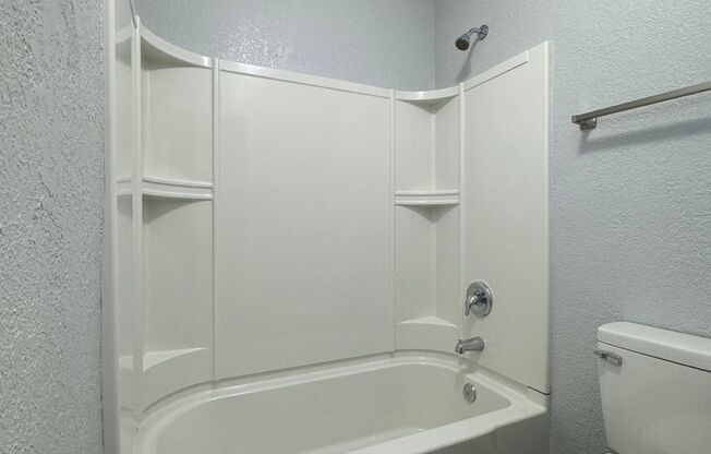 Studio, 1 bath, 600 sqft, $1,000, Unit 209