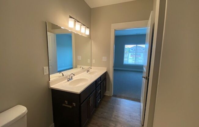 2 beds, 2 baths, 1,163 sqft, $2,068, Unit 2201-101