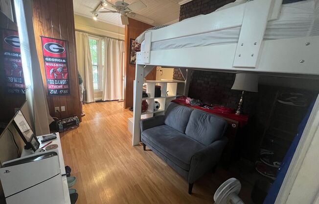 Studio in 5 points!