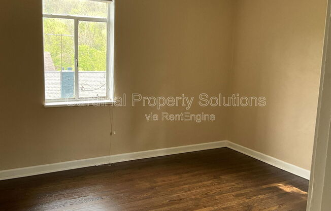 1 bed, 1 bath, $750, Unit A