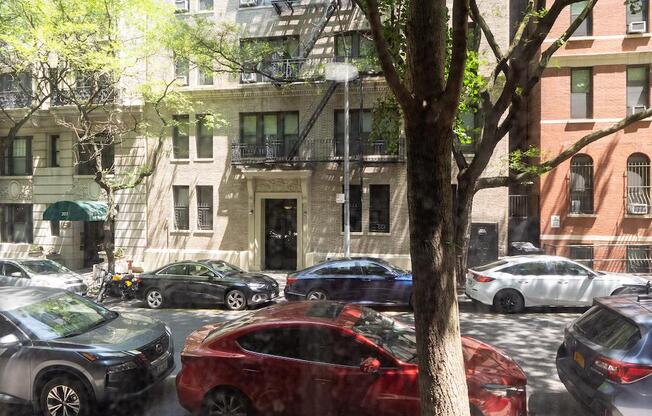 202 W 98 ST