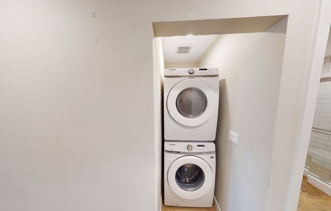 NEW 4BD/2BA!! Easy Walk to Campus