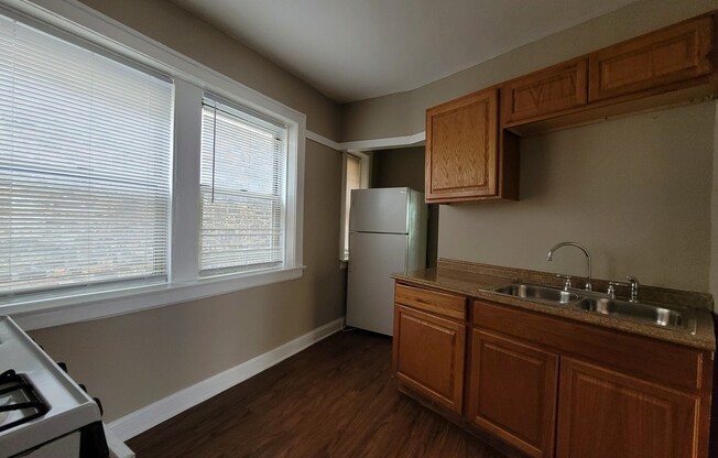 6647.5 North Greenview Ave.