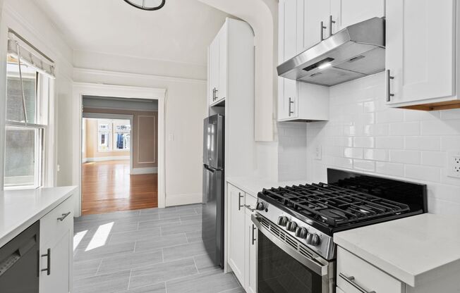 2395 Pacific Avenue (963r)
