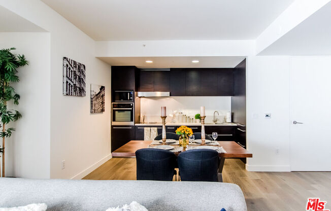 1 bed, 1 bath, 920 sqft, $3,990, Unit 4L