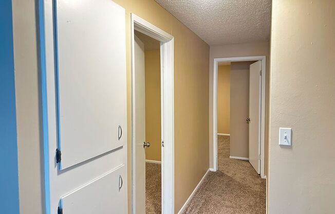 3 beds, 1 bath, 1,000 sqft, $1,300, Unit 3