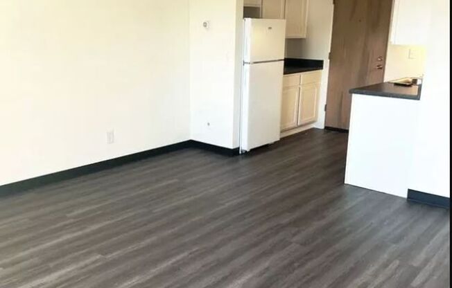 502 E Main St