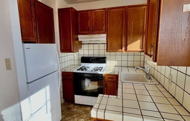 1 bed, 1 bath, $2,600, Unit 5