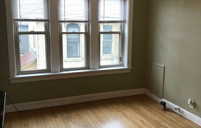 Studio, 1 bath, $825, Unit 23