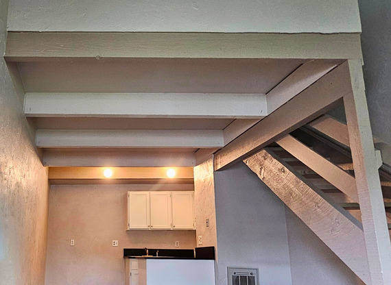 1 bed, 1 bath, $1,200, Unit 31