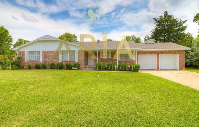 BEAUTIFUL 4 bed/2.5 bath Single Family Home on a Corner Lot in Norman! AVAILABLE NOW!