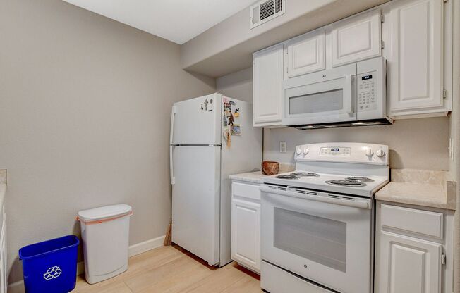 1 bed, 1 bath, $1,200, Unit # 1172